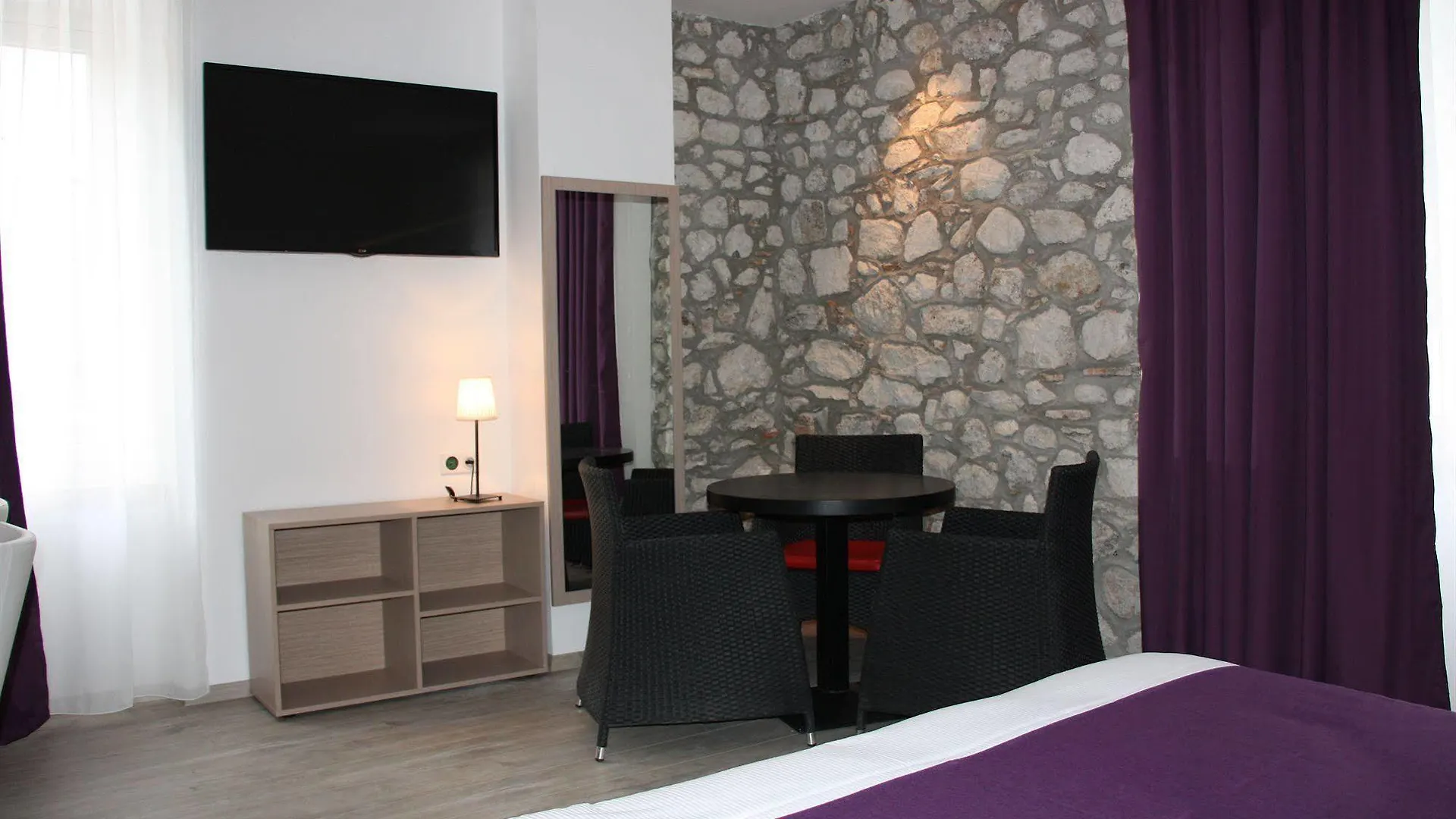 Hotel Terranostra Tarascon-sur-Ariege